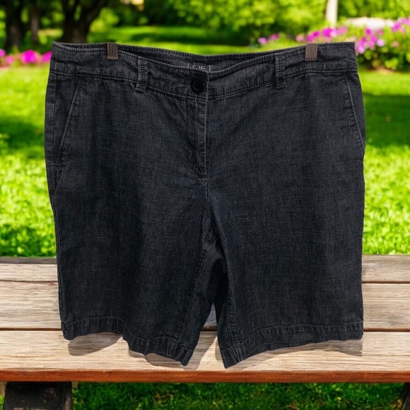 LOFT Pants - Ann Taylor LOFT Bermuda Shorts size 10